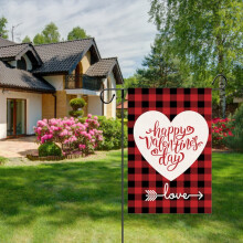 Drapeau de jardin en toile de jute à carreaux Buffalo avec ballon cœur rose, décoration extérieure pour voiture ou maison, 30 x 45 cm (12 x 18