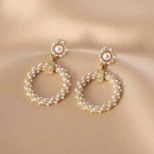 Pendientes de perlas retro, pendientes de moda para mujer, pendientes de alta gama, pendientes de lujo ligeros y exclusivos, pendientes con carácter.