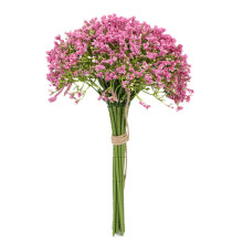 Bruiloftsdecoratie met sterren, wind, bruid met boeket, schuimrubberen bloemen met sterren, kunstmatige herfstbloemen, buiten
