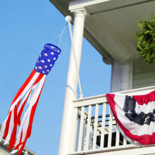 Fnyoxu Dekorationen zum 4. Juli, 40" amerikanischer Windsack, robust, patriotische Outdoor-Flagge mit gestickten Sternen, rot-weiß-blaue Dekoration