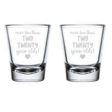 Conjunto de 2 copos de shot de 50ml (1,75oz) - Presente divertido - Mais divertido que dois - Aniversário de 40 anos