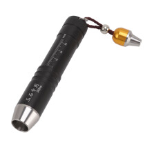 Identifizierungstaschenlampe mit kleinem Durchmesser und dreifacher Lichtquelle zur Erkennung von gefälschtem Jade. Hohe Helligkeit und starke