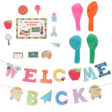 Conjunto de banner decorativo de volta às aulas com balões e bandeirinhas em papel adesivo.
