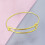 Pulseira feminina simples, ajustável e versátil, com fecho deslizante. 3