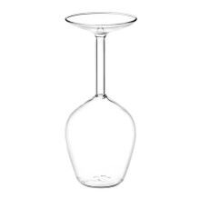 Taça de vinho de haste longa invertida. Taças de vinho com haste longa, modernas e exclusivas.