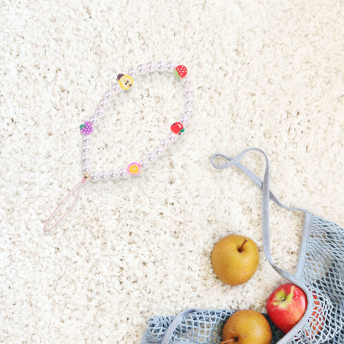 Pulseira de Pérolas: 2 peças com pingente de fruta para celular, acessório para mochila, câmera e bolsa. 2
