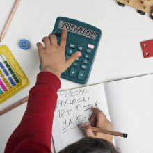 Calculadora LCD Mini de 8 dígitos, tamanho de bolso, calculadora digital inteligente para mesa, compatível com escola, casa, crianças e volta às