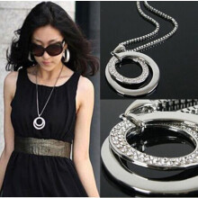 Mnycxen follure Collana lunga da donna con ciondolo in strass placcato argento, regalo
