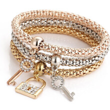 Conjunto de 3 peças de contas para pulseiras femininas com pingentes em dourado, prateado e rosa com strass. Pulseira para mulheres e meninas.