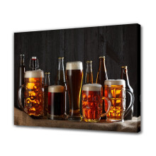 Assortiment de verres à bière sur une table avec une affiche en toile de jute, décor sportif pour bureau ou chambre, 20 x 30 cm, style encadré