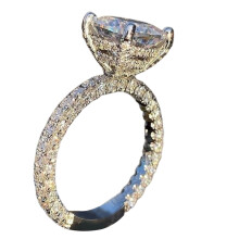 Anello da donna con grande zircone cubico quadrato, gioiello alla moda dall'aspetto raffinato, anello da dito perfetto per il matrimonio.