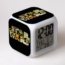 HANNTAOO digital vekkerklokke for barn, Star Wars-mønster, 7-fargers LED, termometer, nattlys, gave til gutter og jenter