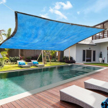 Auvent de jardin rectangulaire VALSEEL avec protection UV, compatible avec les aménagements extérieurs.