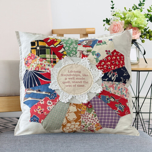 Almofada decorativa com frases sobre amizade, design retrô, patchwork e renda, ideal para quarto, sala de estar e sofá. Presente perfeito com 2