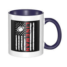 Cană de cafea magică din ceramică cu model de jucător de linie de fotbal american, 11 oz