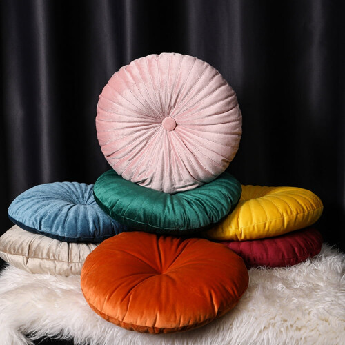 Almofada redonda de veludo de 38 cm (15 polegadas) com pregas, ideal para decoração de sofá, cadeira, cama e carro, na cor laranja escuro. 1