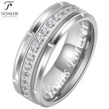 Anillo de boda Tioneer de tungsteno con 15 circonitas cúbicas en plata y oro negro de 8 mm