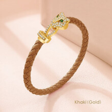 Pulseira feminina clássica e requintada com estampa de chita e zircônia, em couro trançado. Ideal para presentear casais em ocasiões especiais.