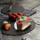 Σουβέρ από πέτρα σχιστόλιθου γύρω από μαύρο φυσικό πιάτο σερβιρίσματος 7