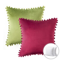 Set di cuscini decorativi natalizi Phantoscope, serie Pom Pom Velvet, con imbottitura inclusa, 45 x 45 cm, rosso e verde, confezione da 2.