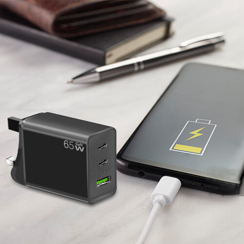 Μαύρο "Υπερταχεία φόρτιση Power Bank για κινητά τηλέφωνα, φορητούς υπολογιστές και