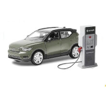 1: 32Volvo XC40 speelgoedauto van metaal, gegoten metaal, met terugtrekmechanisme, geluid en licht, verzamelobject, groen speelgoedcadeau