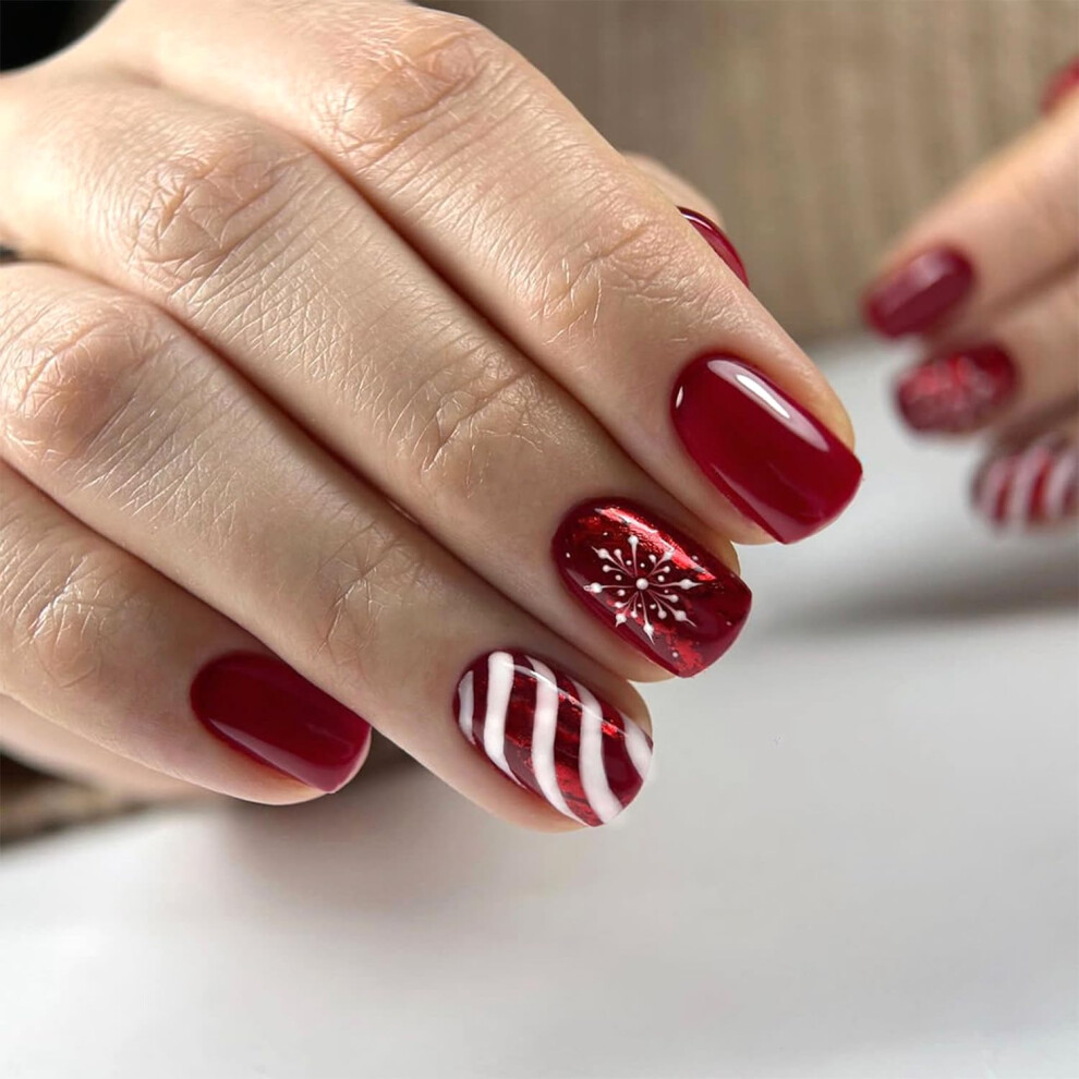 White,Red Christmas Press On Nails With Snowflake Design, Short Square Red And White Reusable 24Piece Set