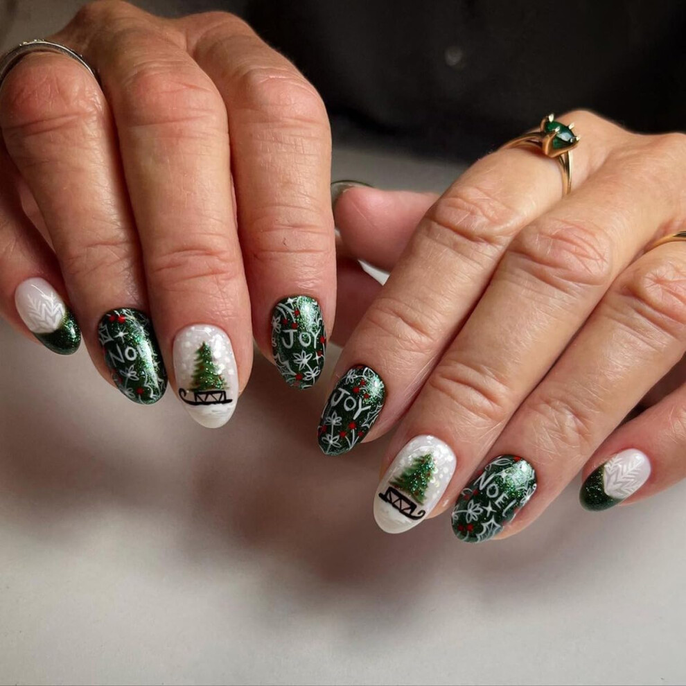Green Christmas Press On Nails Short Oval Fake Nails With Snowflake Tree Design Reusable 24Pcs