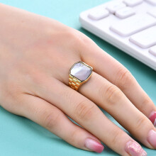 Hesroicy Dame Ring, Enkel Stil, Levende Farver, Rustfri, Falmningsbestandig, Skinnende Titanium Stål Vintage Luksus Firkantet Dame Ring, Modesmykker