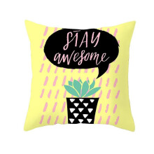 Kussenslopen van katoen en linnen voor slaapkamer en woonkamer met planten- en fruitmotief, decoratieve kussenhoes voor de bank in roze en geel.