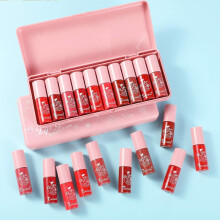 10 Color Lip Gloss Set – Long Lasting Waterproof Wear with Shimmery and Matte Shades, Moisturizing Kit