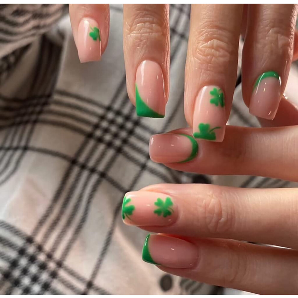 Green St. Patrick's Day Press On Nails Short Square Shamrock Fake Nails Glossy Acrylic 24Pcs