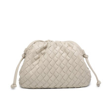 Cloud Backpack 2024 Nieuwe stijl tas Dames Rundleer Crinkle Dumpling Tas Dames Handtas Schoudertas MJ51 Off-white 22*9*14cm