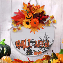 Őszi koszorú bejárati ajtóra juharlevéllel, tökkel, makkokkal és bogyókkal - Halloween és Hálaadás partidekoráció