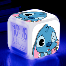 HANNTAOO Digitaler Wecker für Kinder, Cartoon-Stitch-Muster, 7-farbiges LED-Wecklicht mit Thermometer und Nachtlicht, Geschenk für Jungen und
