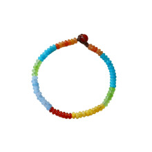 Retro-Armband aus farbenfrohen Natursteinen – vielseitig, hochwertig und schlicht.