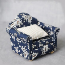 Miniatur-Holz-Sessel-Sofa-Set, Puppenhausmöbel im Landhausstil, kompatibel mit FD11, weiße Blume auf blauem Grund, Geschenk für Mädchen