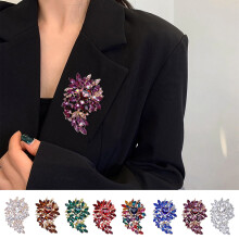 Broche Xinyolin para mujer, exquisita artesanía, elegante joyería de moda, broche de diamantes de imitación, accesorios de ropa para mujer