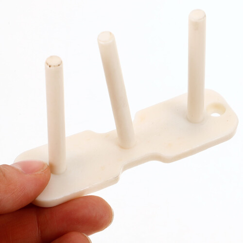 Sewing Thread Spool Holder Rack Quilting Storage Magnetic Bobbin Organizer Bracket Plastic 1