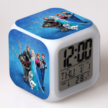 Sveglia a LED con motivo Frozen, orologio da tavolo digitale luminoso e colorato, compatibile con HTNL#167, regalo creativo per bambini e adulti.