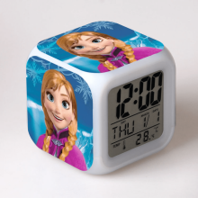 LED-Wecker mit Frozen-Motiv, leuchtende, farbenfrohe digitale Tischuhr für Kinder und Erwachsene, Geschenk - HTNL#183