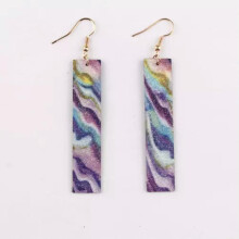 Pendientes largos de barra de piel vegana con purpurina RSAMD para mujer, joyería ligera tipo colgante - Morado