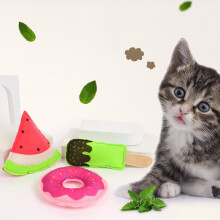 Xeyise Cat Catnip Toy Zábavná interaktívna plyšová šiška Vodný melón Nanuk pre domáce zvieratá Mačiatko Mačka Žuvacia hračka do