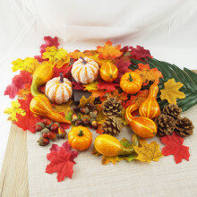 Confezione da 166 piccole zucche artificiali realistiche per la raccolta autunnale, ideali per la casa, il giardino, il Ringraziamento o Halloween.