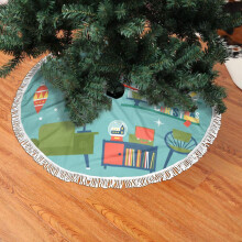 Kerstboomrok van kant met franjes, moderne en creatieve kerstversiering met meubels in mid-century stijl en een bolvormige kerstboom. Zachte, lichte