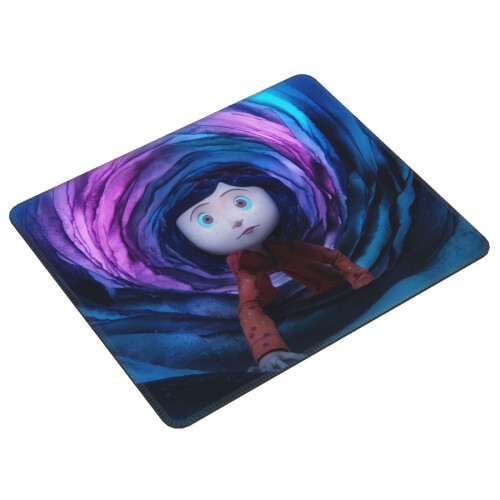Mouse Pad Coraline με ραμμένη άκρη, πλενόμενο ύφασμα Lycra και αντιολισθητική βάση από 1