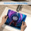Mouse Pad Coraline με ραμμένη άκρη, πλενόμενο ύφασμα Lycra και αντιολισθητική βάση από 4