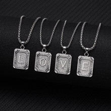 Collana da adulto Hesroicy con ciondolo rettangolare, lettera maiuscola LOVE, ipoallergenica, per uomo e donna, ideale per San Valentino.