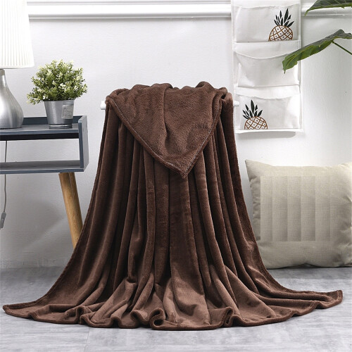 Manta de lã macia e quente, lisa e aconchegante, ideal para sofá e cama.