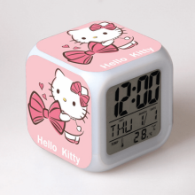 HANNTAOO Digitális Ébresztőóra Gyerekeknek, Hello Kitty7 Színes LED Ébresztőóra Hőmérővel és Éjszakai Fénnyel, Ajándék Fiúknak